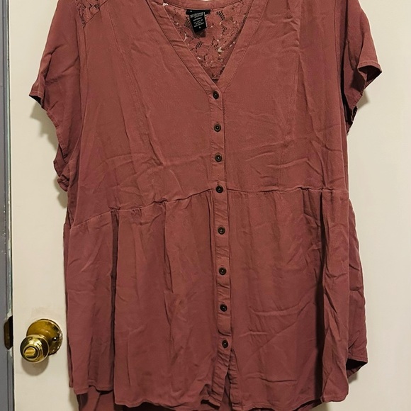 Torrid Dusty Rose Button Down Flutter Short Sleeve Blouse - Picture 2 of 5